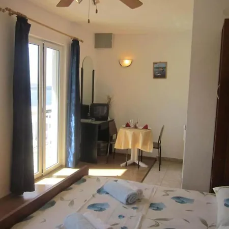 One-bedroom With Terrace With Sea View Hvar Town