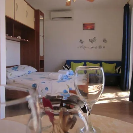 One-bedroom With Terrace With Sea View Apartment