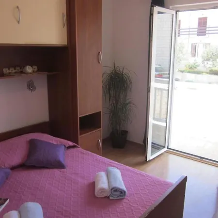 One-bedroom With Terrace With Sea View Apartment