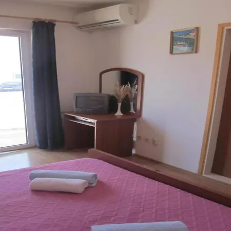 One-bedroom With Terrace With Sea View Apartment