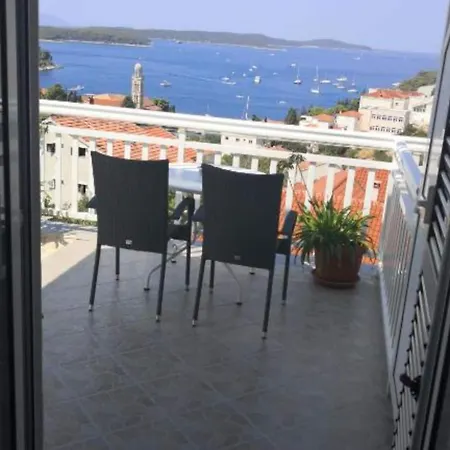One-bedroom With Terrace With Sea View *