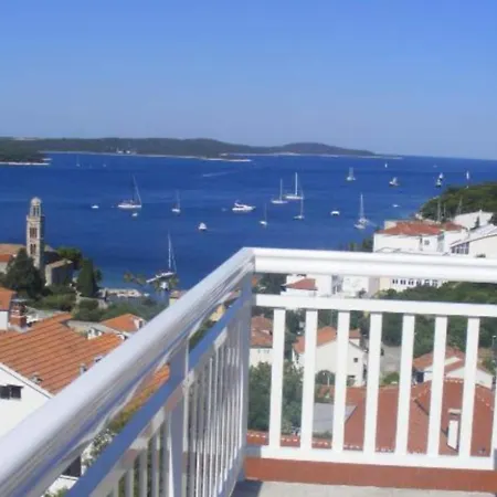 Apartment One-bedroom With Terrace With Sea View *