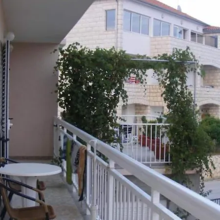 One-bedroom With Terrace With Sea View *
