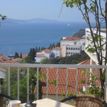 Apartment One-bedroom With Terrace With Sea View *