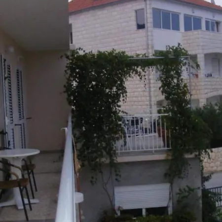 One-bedroom With Terrace With Sea View *
